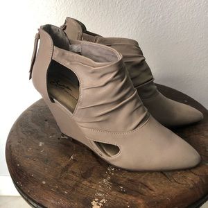 Seychelles with Corey Lynn Calter tan wedges